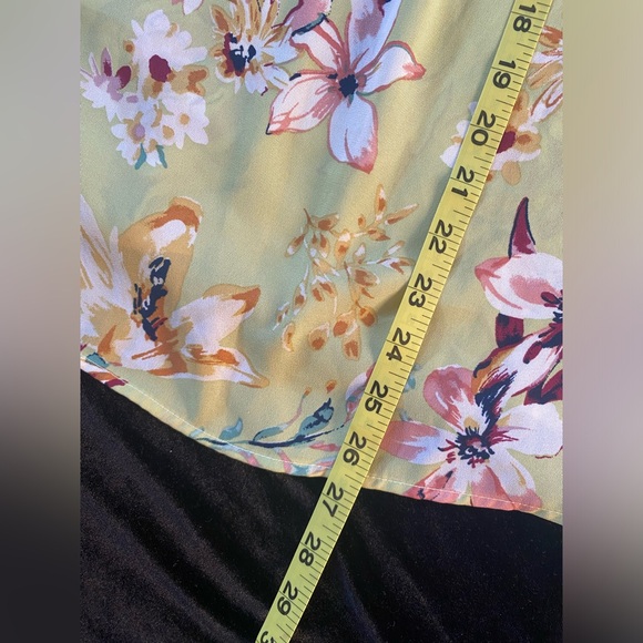 Small Lime green Halter/tank (no brand tag) can fit M/L - Picture 5 of 5